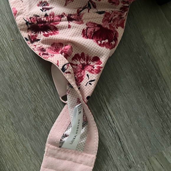Set of 2 Laura Ashley 38C bras - never worn - Picture 3 of 3